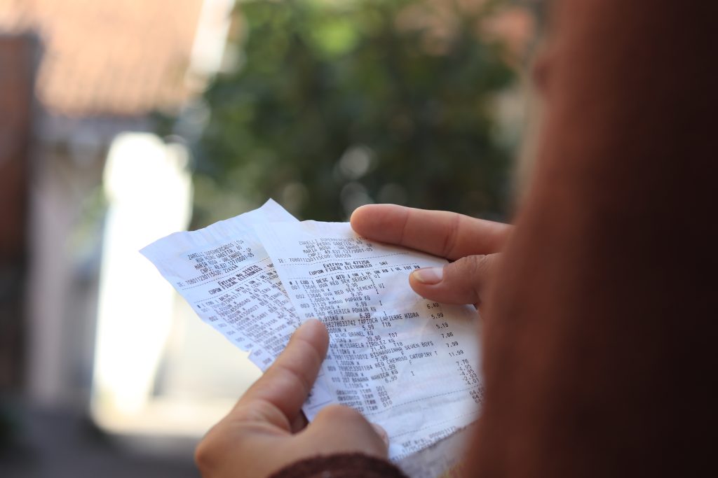 Você sabia que o CPF na nota te dá descontos em impostos e outros benefícios?