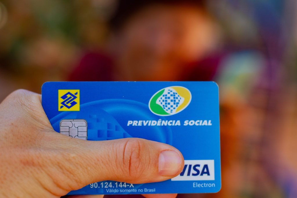 Fraude? INSS revela erro GRAVE nos pagamentos de servidores que entraram em greve; entenda o caso