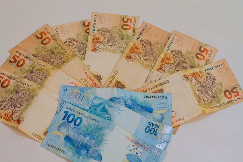 Se você é beneficiário de programas sociais, saiba como receber um benefício de R$ 330.