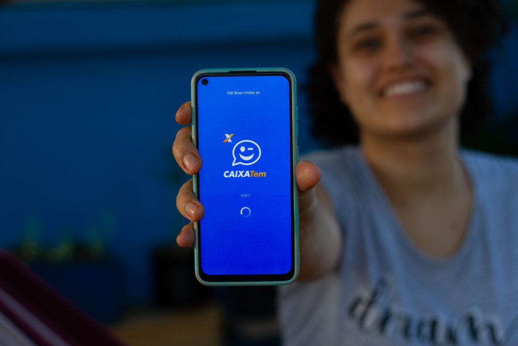 Pessoas inadimplentes também podem conseguir o acesso ao crédito através do Caixa Tem.