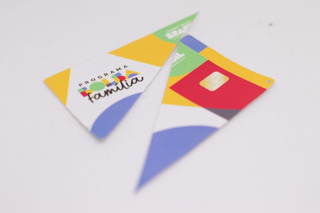 Nova regra do Bolsa Família CORTA benefício em 5 dias; NIS 1, 2, 3, 4, 5, 6, 7, 8, 9, 0 correm RISCO!