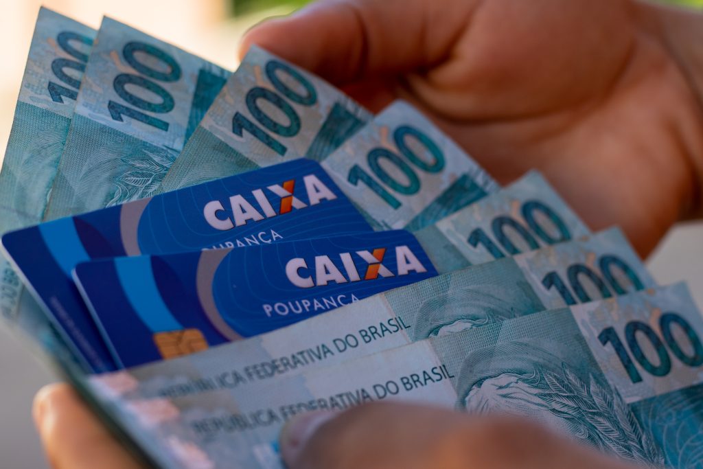 Novo empréstimo liberado? Cidadãos de baixa renda poderão sacar até R$ 20 MIL pela Caixa