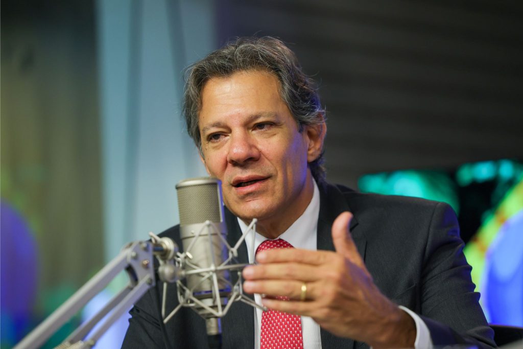 Recentemente, o governo informou que haverá cortes de gastos em algumas pastas a partir de 2025.