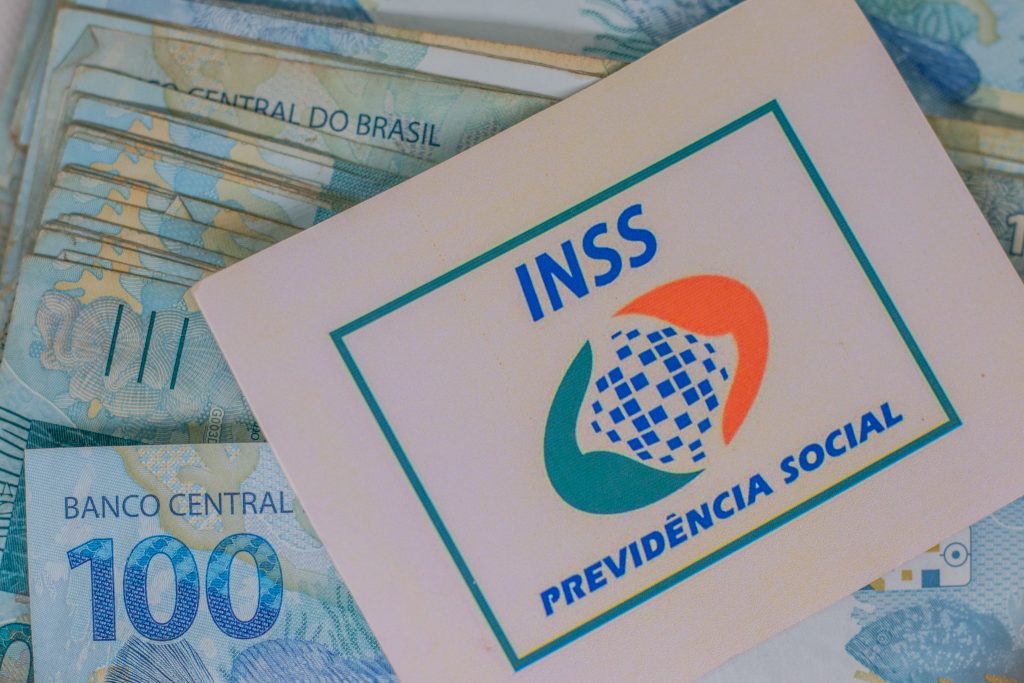 Aposentados vão ficar sem dinheiro em dezembro? Descubra o que está acontecendo!