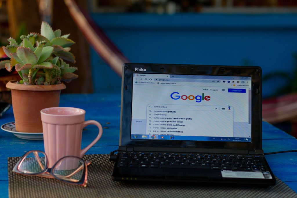 Aprenda com o Google! Gigante da tecnologia oferece 19 cursos totalmente DE GRAÇA com certificado; saiba como fazer sua inscrição agora mesmo