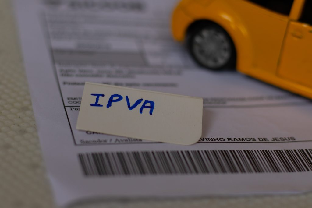 Brasileiros podem receber desconto de 28% no IPVA de 2025 e ainda NÃO sabem; pagamentos começam em breve