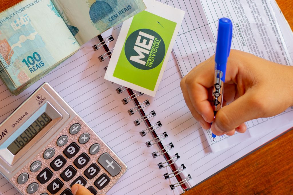 O MEI que quiser se aposentar ganhando mais precisa fazer algumas coisinhas extras.