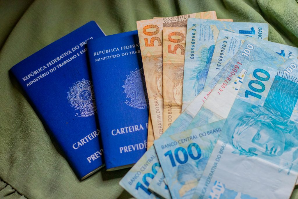 Ganhe R$ 55 MIL em 2025: confira a lista de profissões que vão fazer SUCESSO no próximo ano e receba MUITO BEM