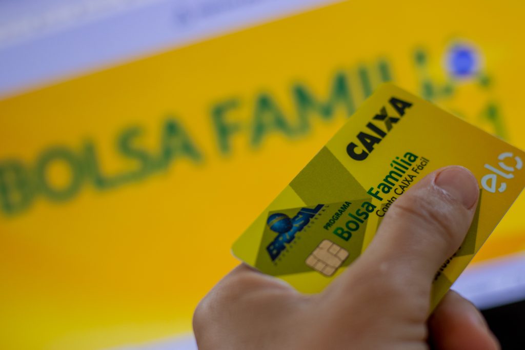 Governo informa quais beneficiários do Bolsa Família precisam manter cadastro de saúde ATUALIZADO