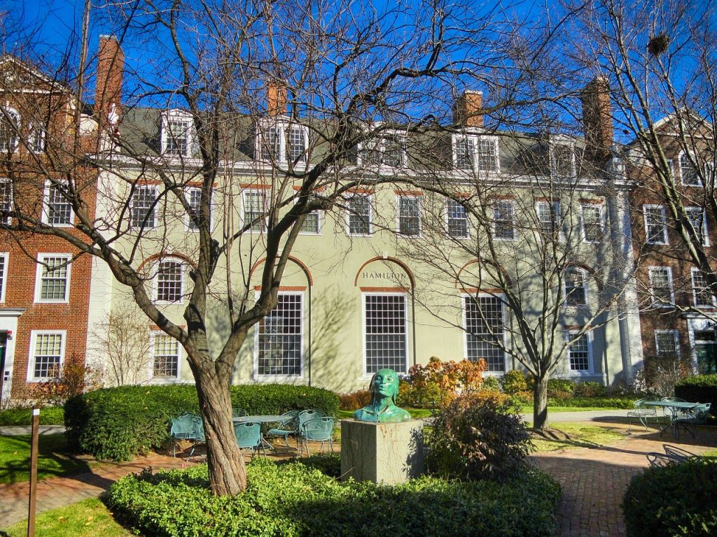 Harvard oferece mais de 160 cursos gratuitos e convoca estudantes de TODOS os países a obter um certificado