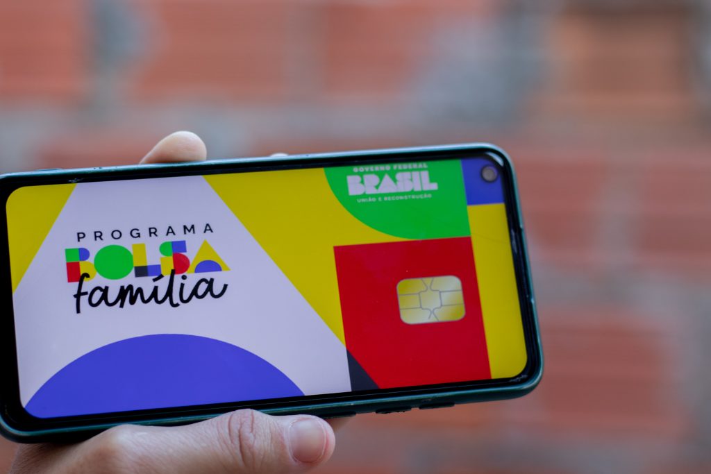 Recebe Bolsa Família? Então, preste bastante atenção ao comunicado da Caixa para beneficiários