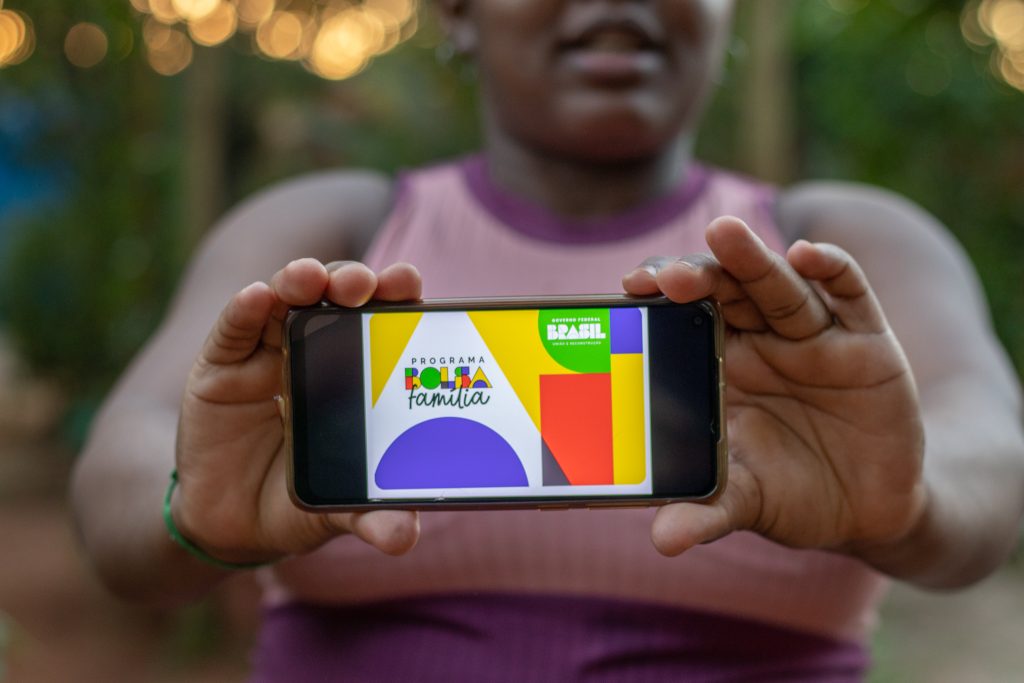 Se NÃO quiser sair do Bolsa Família em janeiro, veja dicas para seguir recebendo e aproveitar o MELHOR do benefício