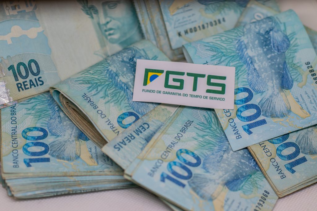 FGTS aniversário ou rescisão? Qual modalidade rende MAIS para quem planeja comprar a casa própria?