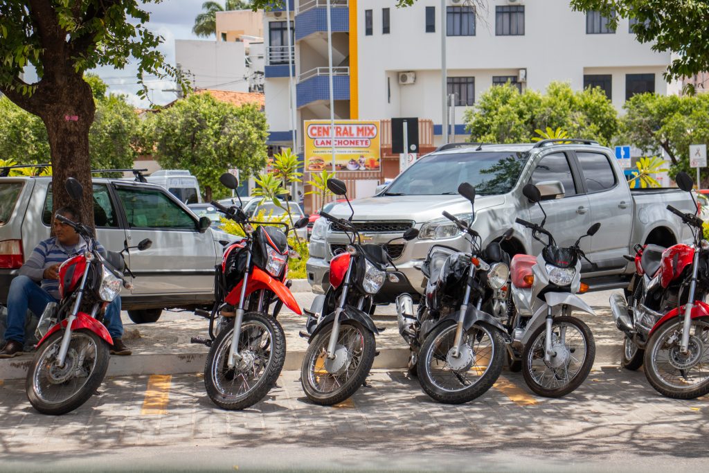 Moto sem CNH.