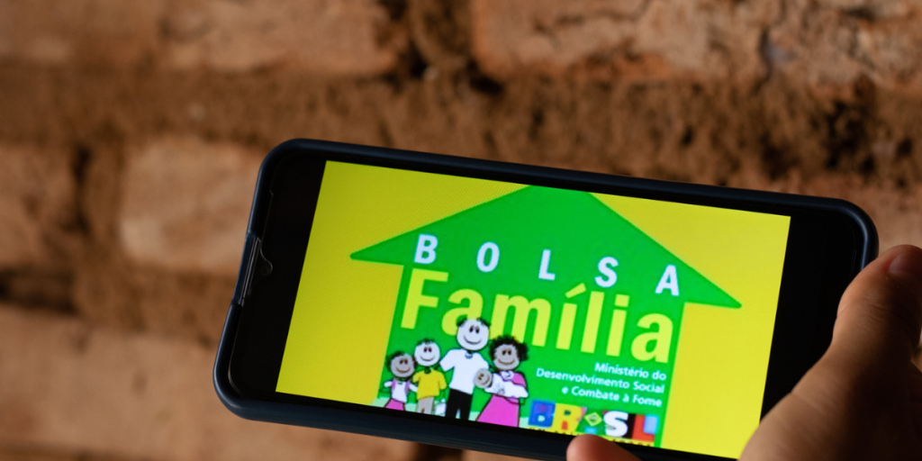 Acúmulo de benefícios é possível receber o Bolsa Família e outros auxílios juntos