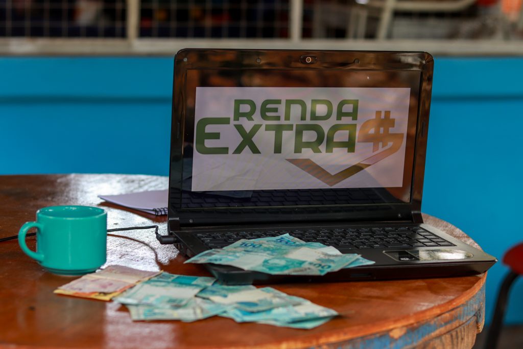 Renda extra de casa
