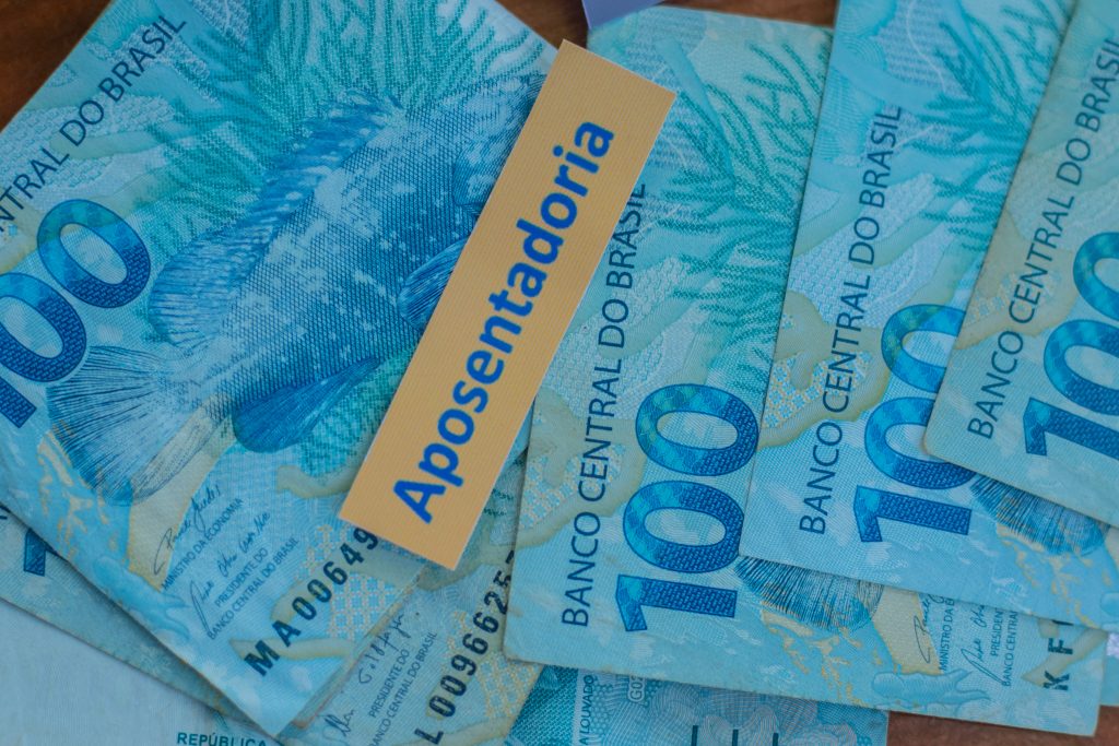 Quer conquistar a aposentadoria aos 55 anos? Veja se é possível.