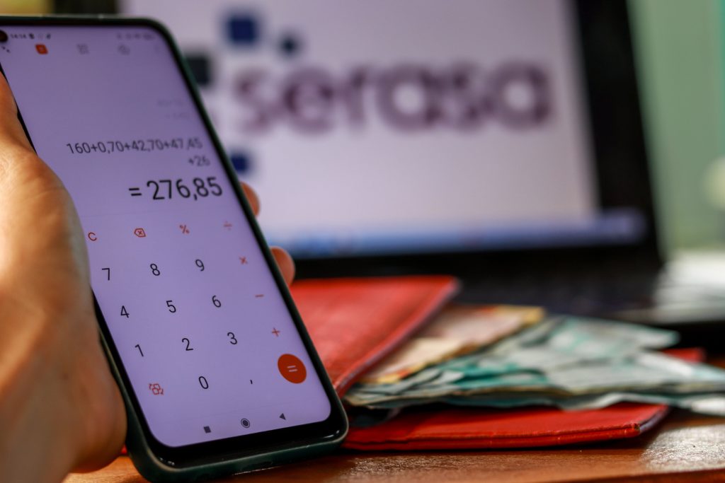 Para ter um bom score do Serasa, é importante prestar atenção em algumas dicas.