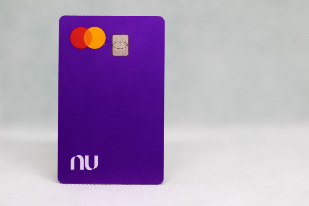 Veja como conseguir crédito no Nubank. Crédito: @jeanedeoliveirafotografia / pronatec.pro.br