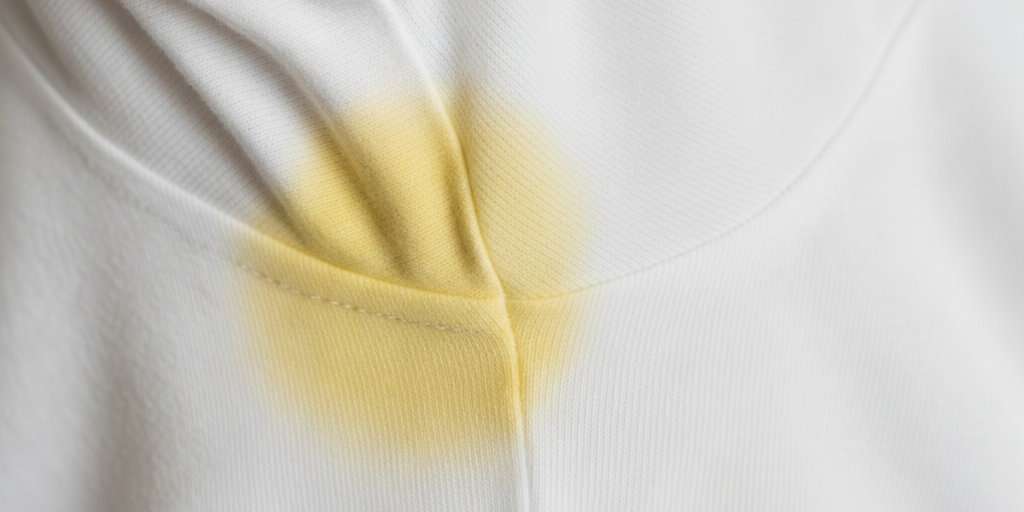 Mancha de desodorante na roupa Saiba como remover com soluções simples
