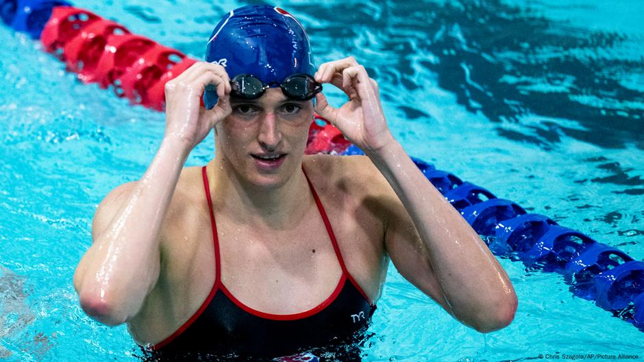 EE.UU. prohíbe mujeres transgénero en competencias femeninas – DW – 23/07/2025