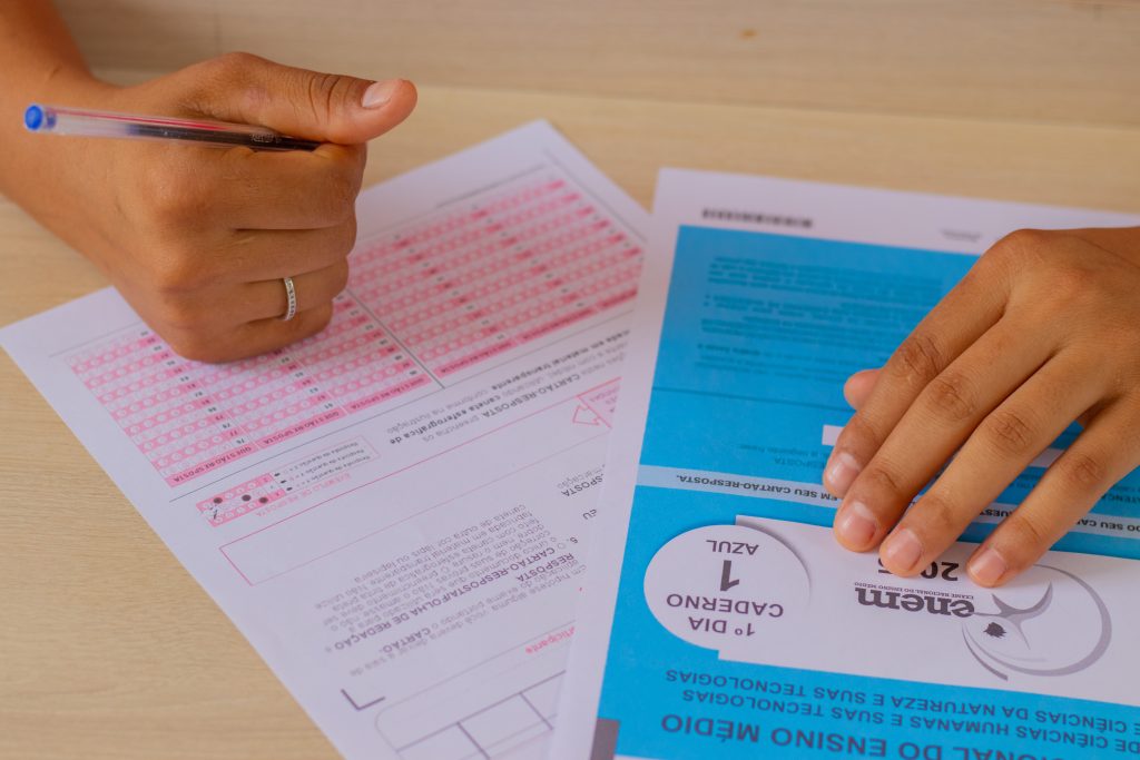 Se você vai fazer Enem, veja como estudar de graça.