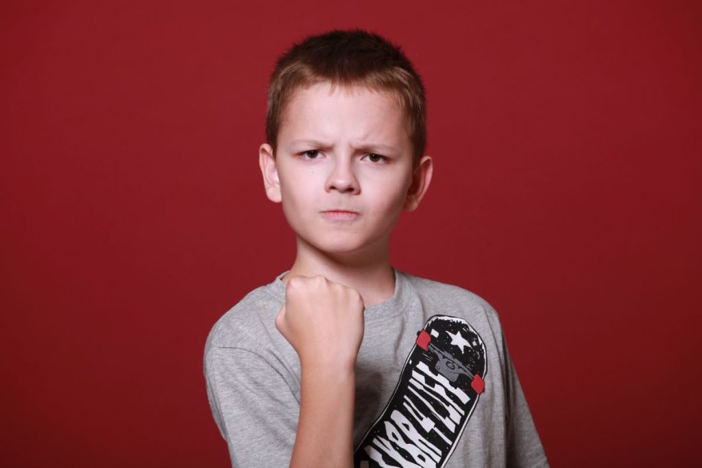 Se você quer evitar que seu filho fique agressivo, melhore suas atitudes.