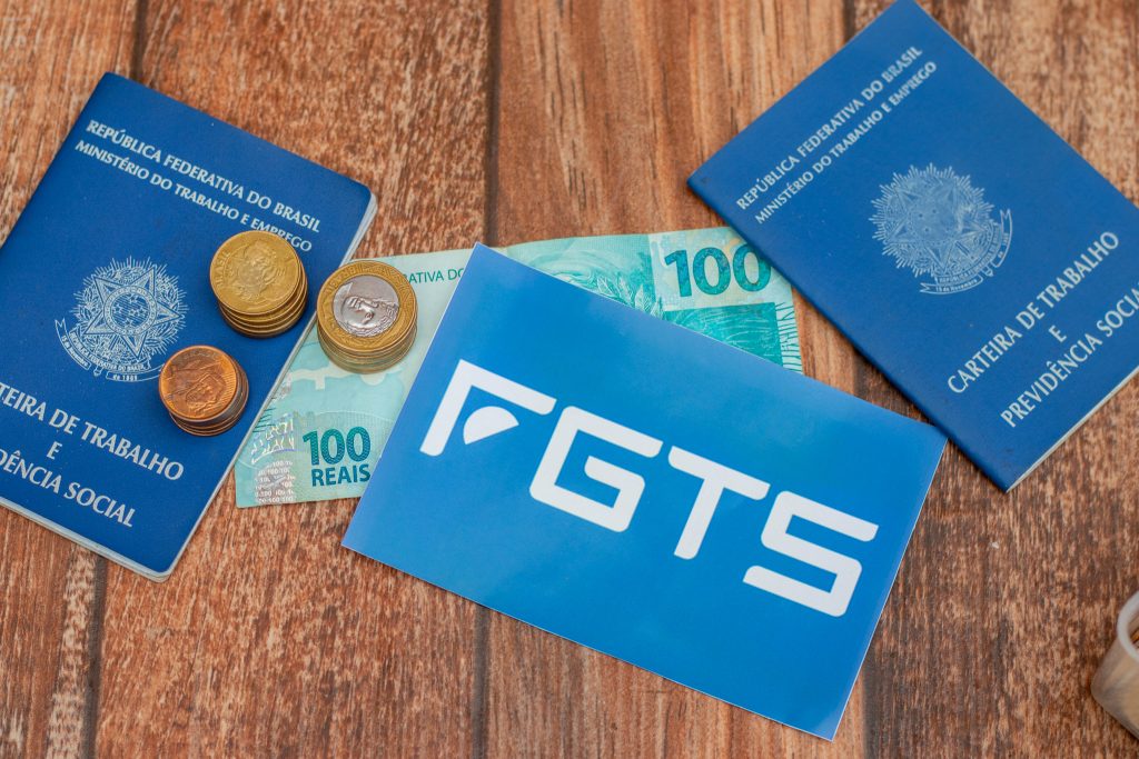 O FGTS consignado foi interrompido devido a algumas complicações.