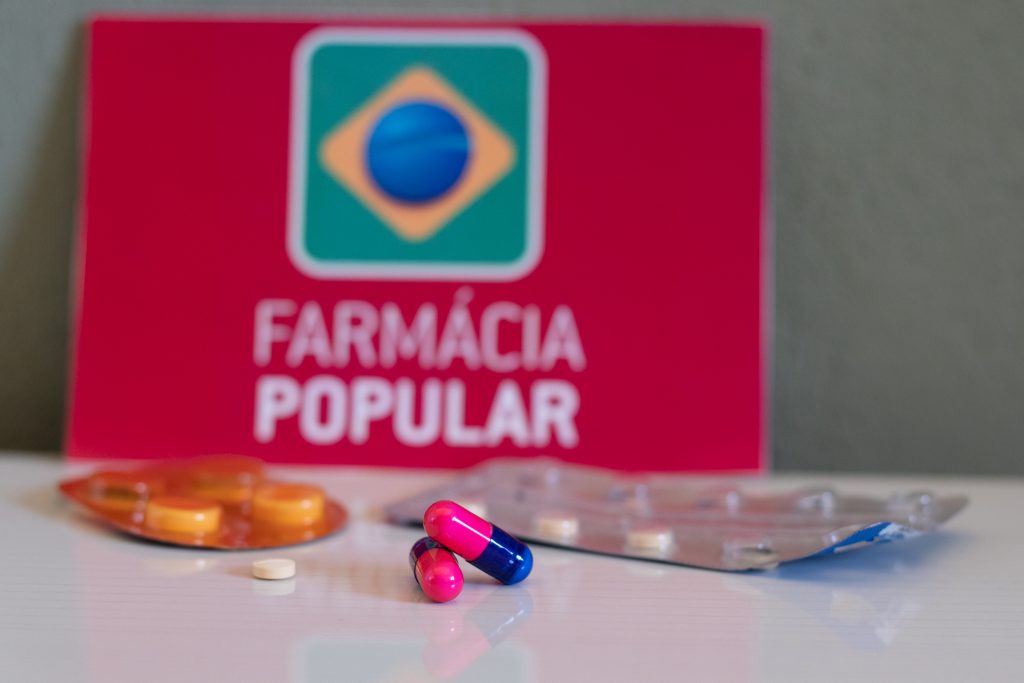 Veja como ter acesso a medicamentos e outros itens de graça com ajuda do governo.