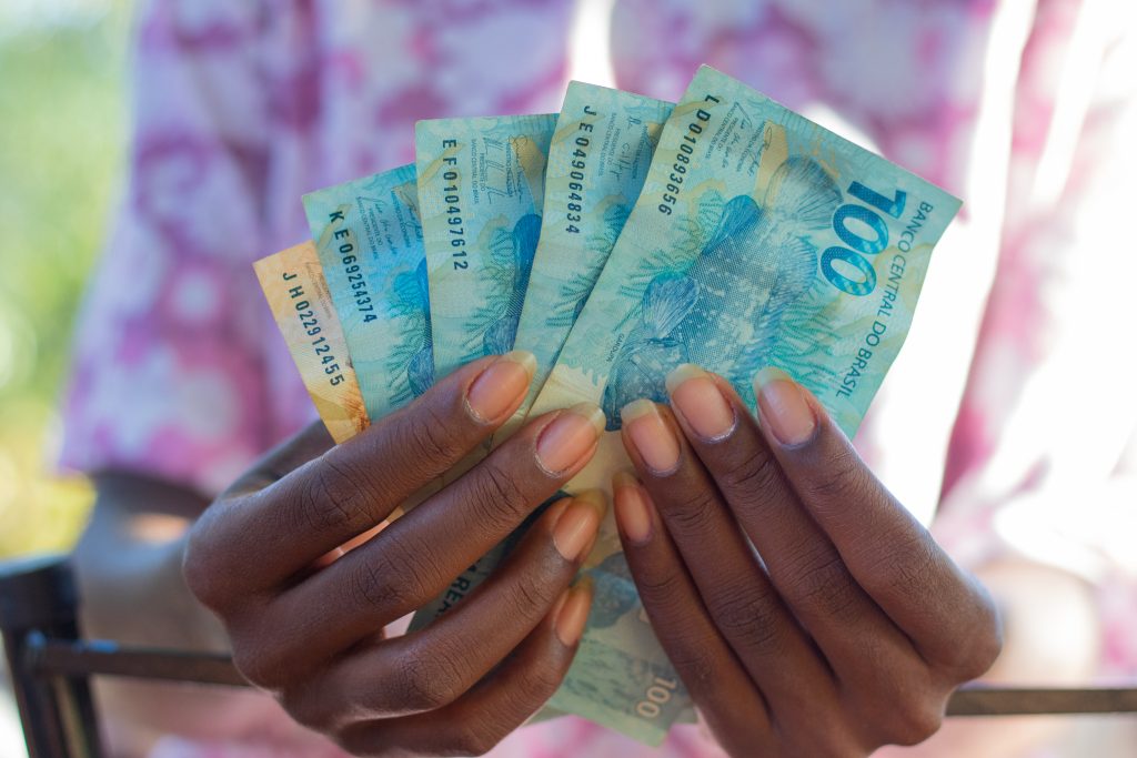 Se você quer escapar de golpes financeiros, veja algumas dicas.