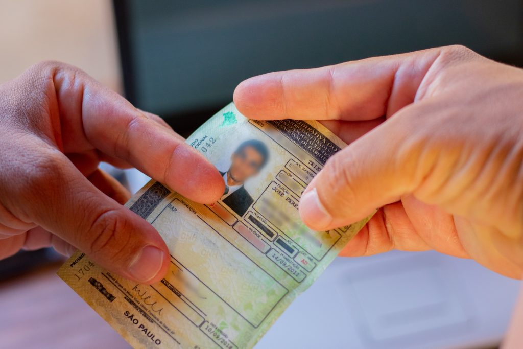 Você pode fazer o curso teórico de CNH sem pagar nada. Veja como.