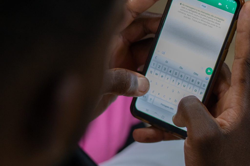 Veja como usar o WhatsApp para digitalizar documentos