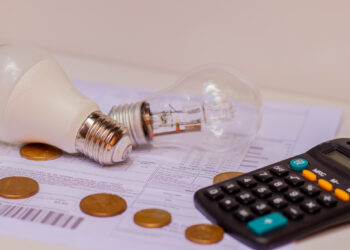 Sem taxa extra: bandeira verde na conta de energia é confirmada para março