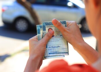 Categoria B da CNH agora permite dirigir veículos mais pesados em novas regras