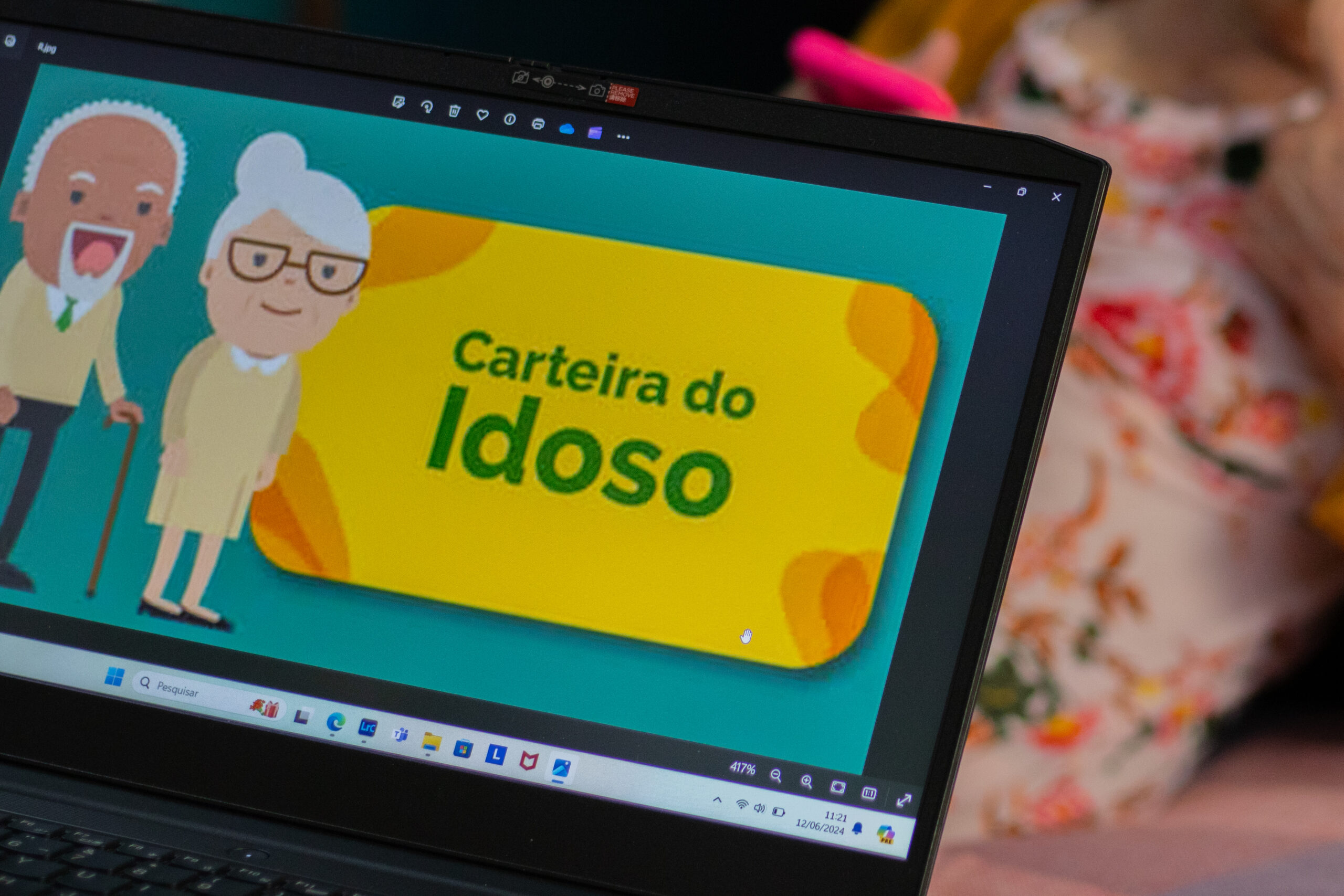 Carteira do Idoso 2026: veja como emitir e aproveitar as viagens gratuitas
