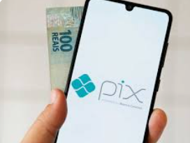 Nubank e Caixa aplicam bloqueio preventivo no PIX: saiba como evitar o travamento