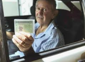 Regras do Detran para motoristas idosos: saiba o que mudou na renovação da cnh