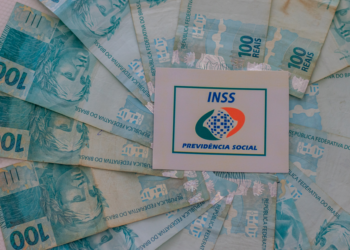 Aposentados recebem valores acumulados de revisões automáticas do INSS